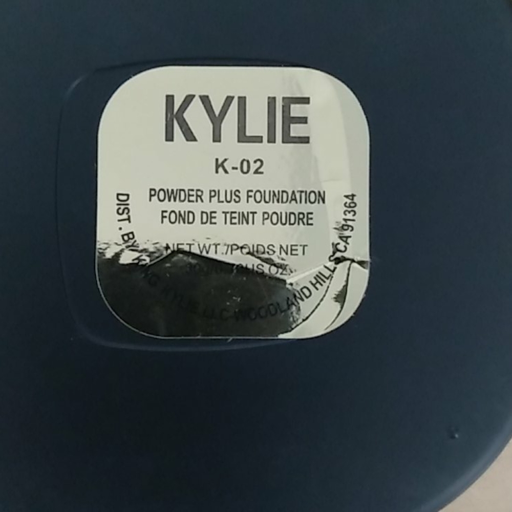 KYLIE POWDER PLUS FOUNDATION - Picture 4 of 6